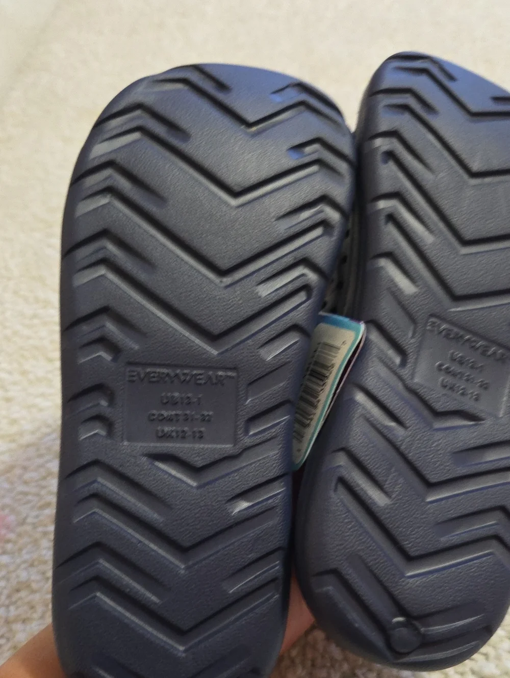 NWT TOTES SOLBOUNCE SLIDES